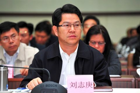 广东原副省长刘志庚被双开长期搞迷信活动