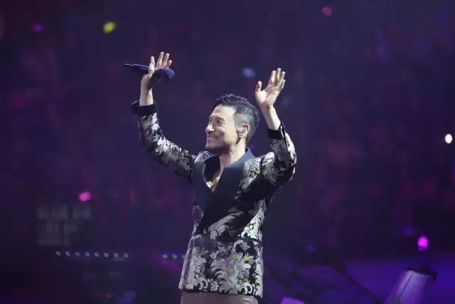 致敬&ldquo;经典&rdquo;！3个小时的张学友武汉演唱会，看这条就够了！