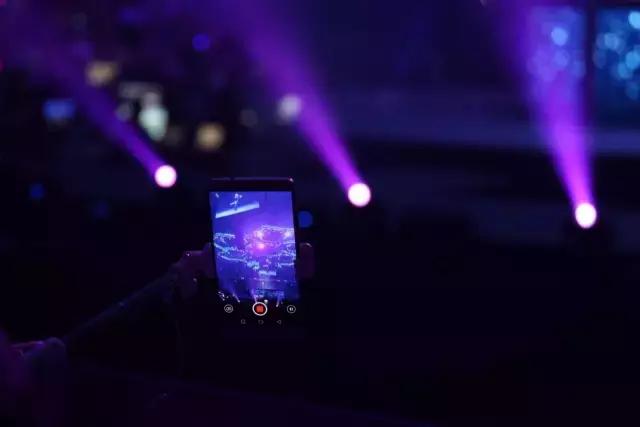 致敬&ldquo;经典&rdquo;！3个小时的张学友武汉演唱会，看这条就够了！