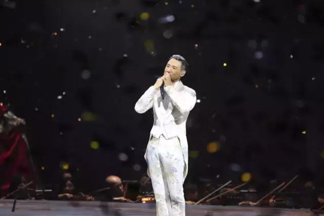 致敬&ldquo;经典&rdquo;！3个小时的张学友武汉演唱会，看这条就够了！