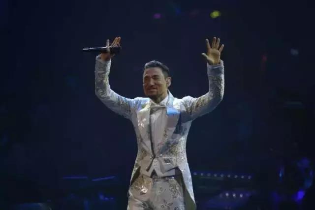 致敬&ldquo;经典&rdquo;！3个小时的张学友武汉演唱会，看这条就够了！