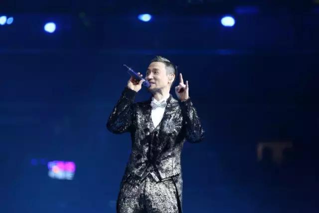 致敬&ldquo;经典&rdquo;！3个小时的张学友武汉演唱会，看这条就够了！