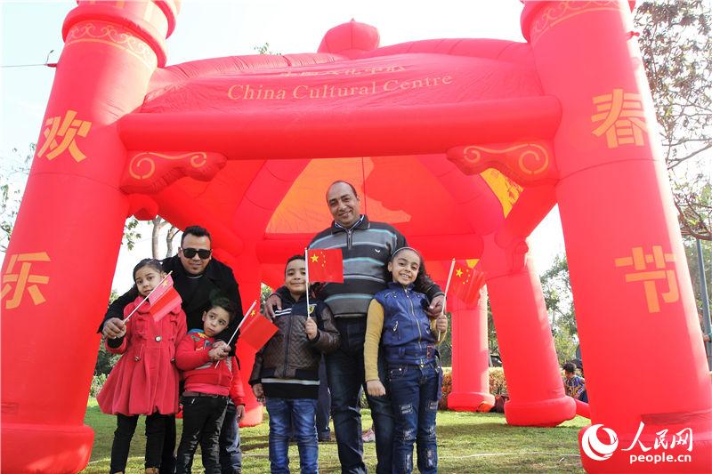 2017年“欢乐春节”大庙会活动在开罗举行