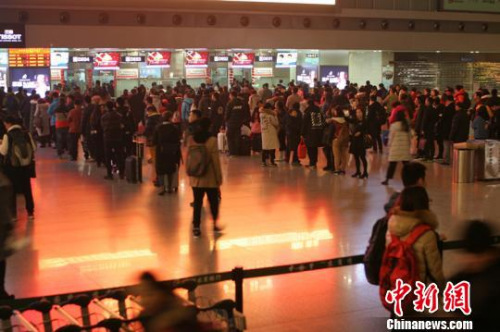 大年三十，成都机场客流量跌至春运最低。　吕俊明 摄