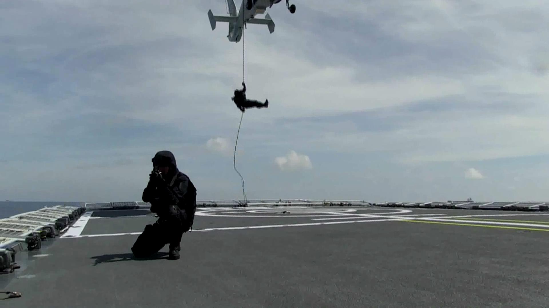 专业潜水员_海上救助潜水员收入(3)