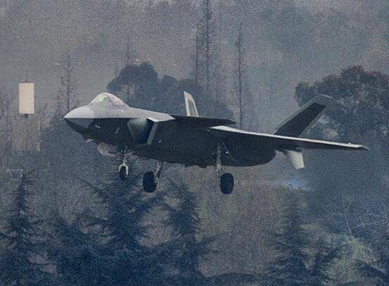 央视曝光:中国歼-20战机已经进入人民空军序列