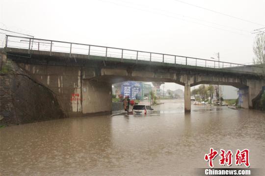 湖北遭遇大范围强降水12县市出现暴雨