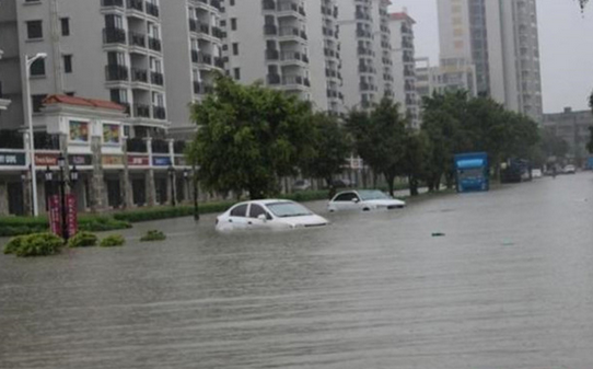 广州突发特大暴雨破历史纪录