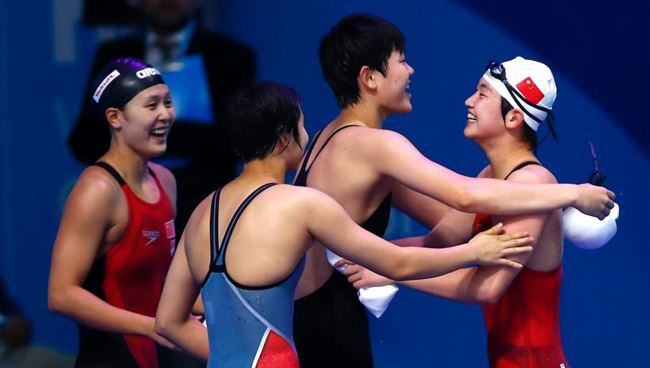 布达佩斯世锦赛 中国队摘女子4x200米自由泳银牌