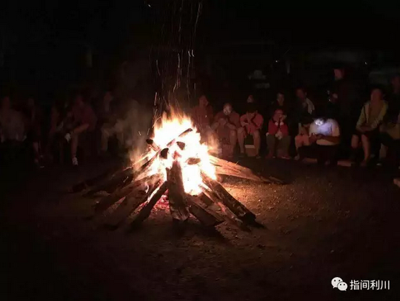 利川游客亲历九寨沟地震惊魂一夜:刹那间地动