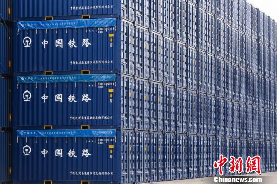 受益于一带一路建设中国制造集装箱走向全球