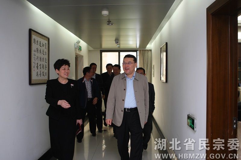 省委常委 省委统战部部长尔肯江·吐拉洪调研民族工作
