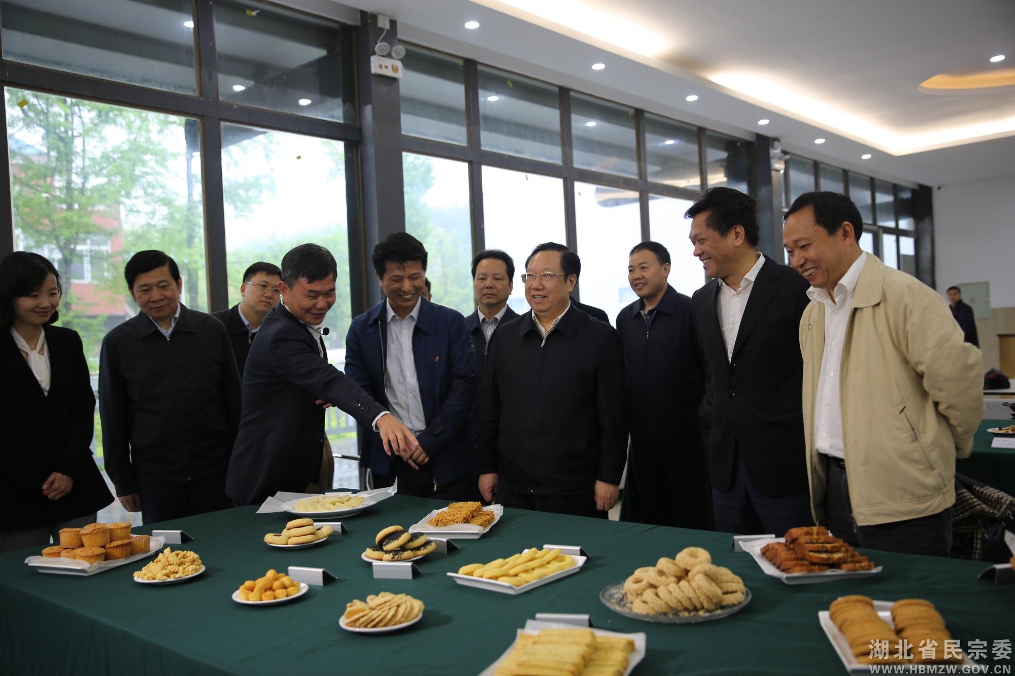 省委副书记、省长王晓东到宣恩县工业园区调研
