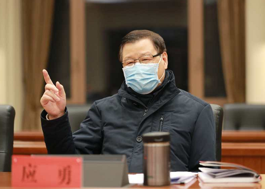 2月26日晚,湖北省委书记,省新冠肺炎疫情防控指挥部指挥长应勇在武汉