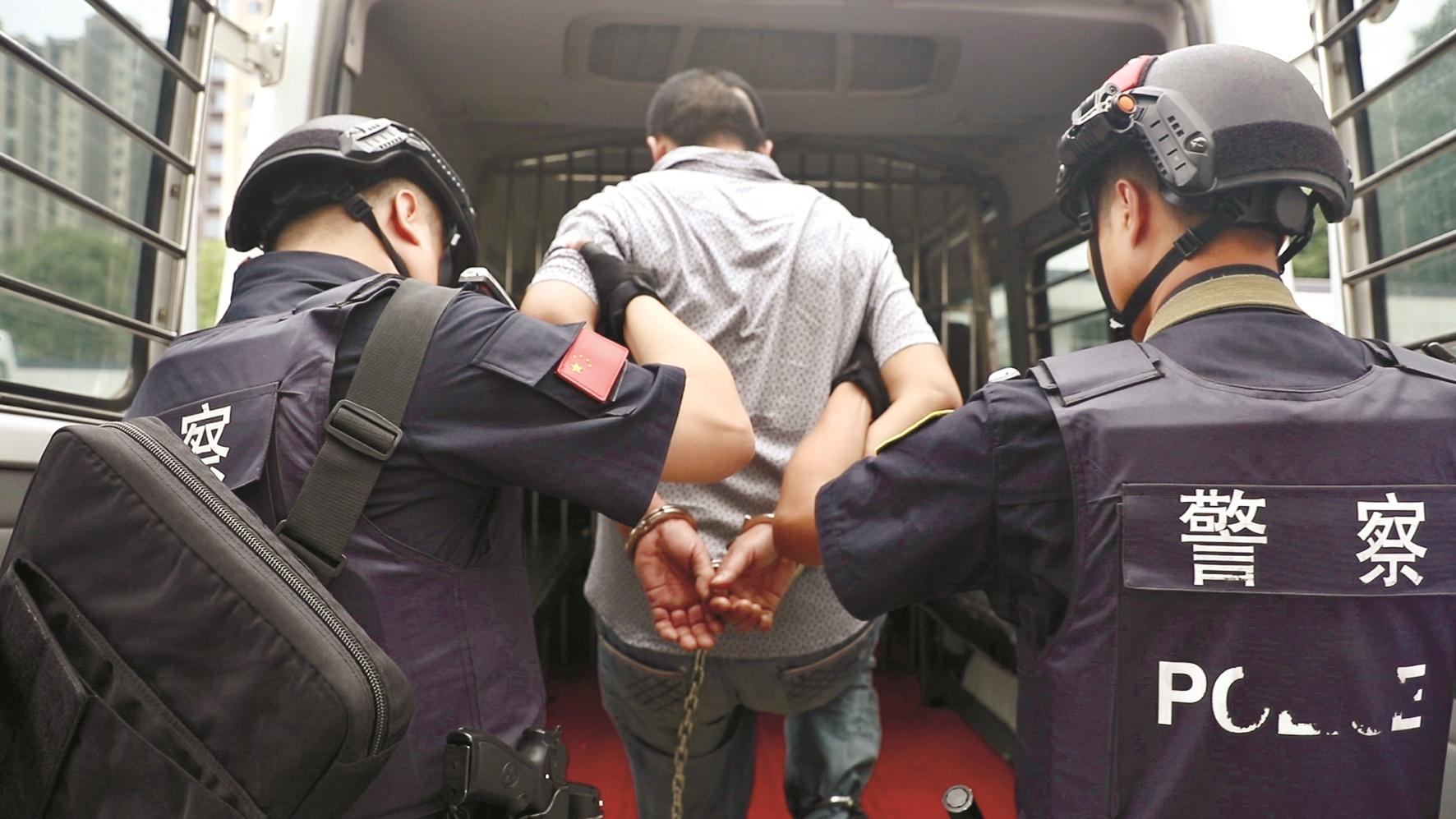 河南警方在微信群里转发悬赏通告 帮邻省抓获一重大刑案嫌疑人-大河新闻