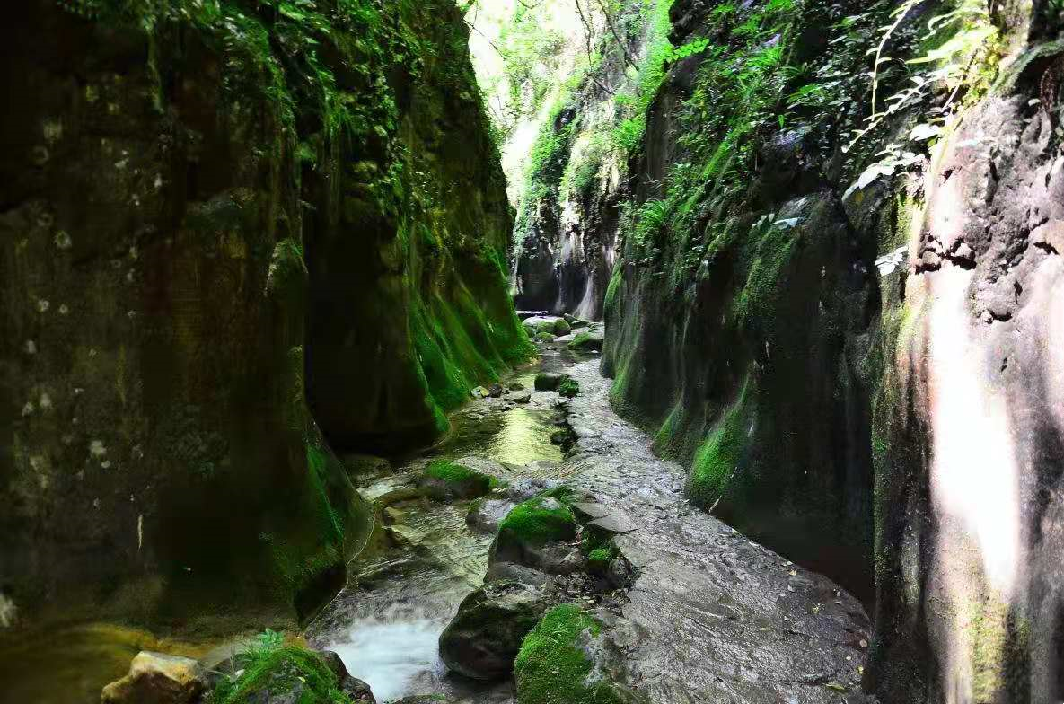 隐秘的角落探秘南漳翡翠峡轻渡户外溯溪地