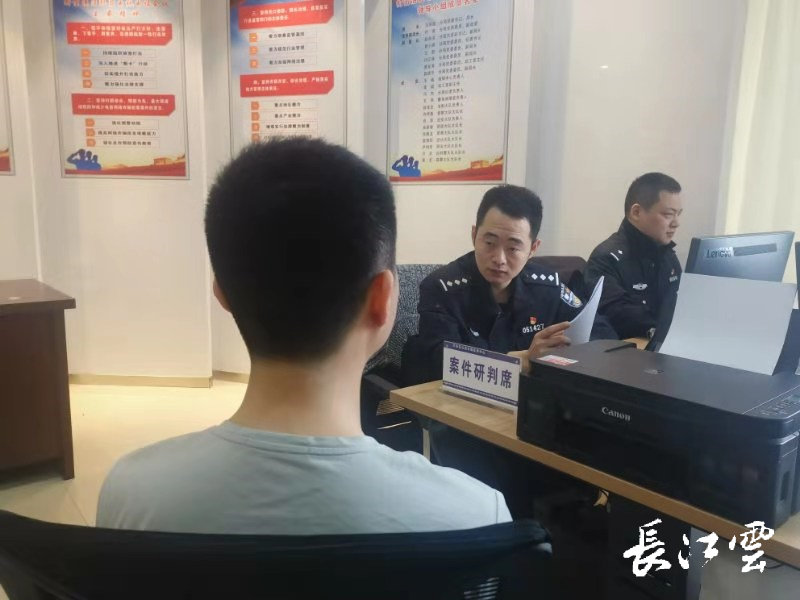 跟着发小前往缅北"发家致富",结果误入电信诈骗窝点,被拘禁长达3个月