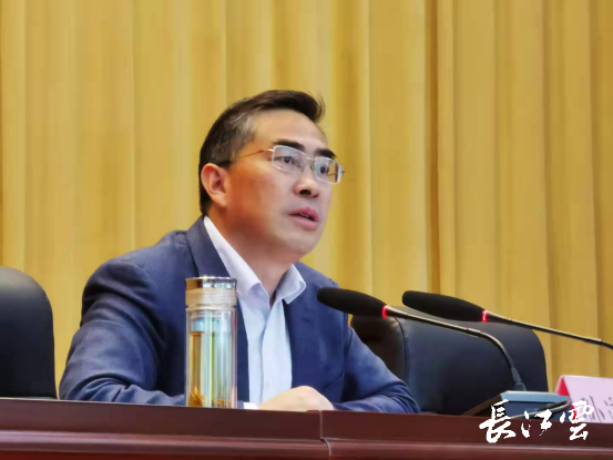 十堰郧阳区委书记领学党史学习教育第一课