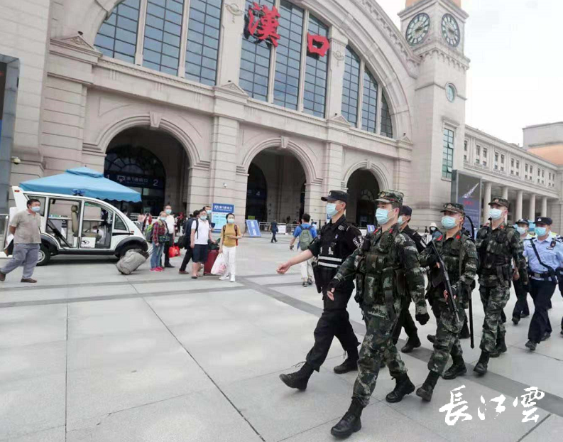 28日,记者从武汉警方获悉,为维护社会面治安大局稳定,全力确保武汉市