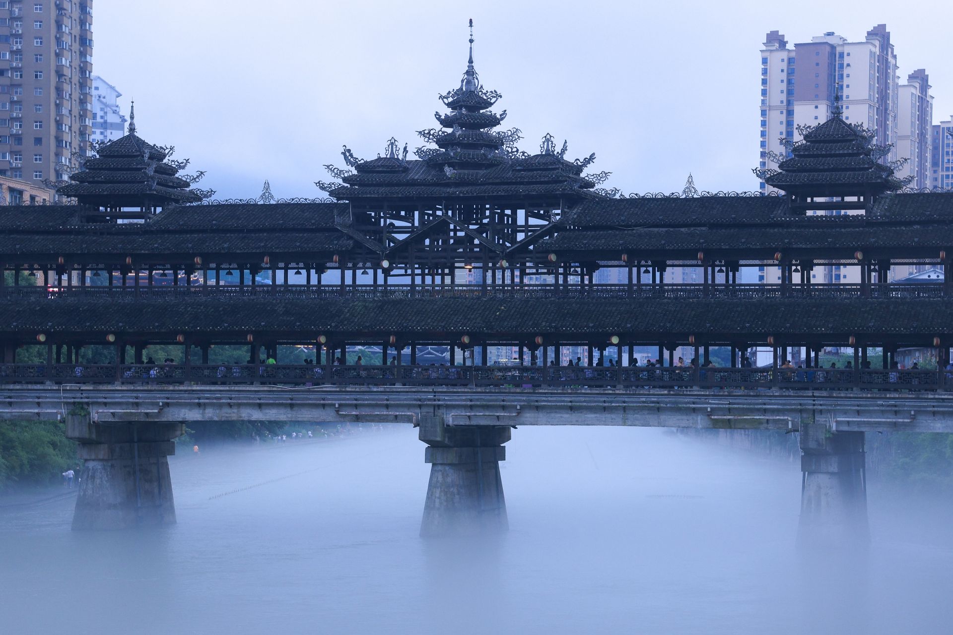 宣恩烟波浩渺风雨桥