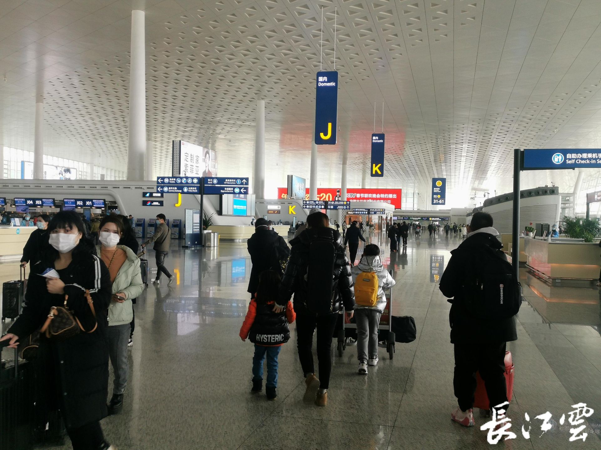 春运期间武汉天河机场日均客流量约544万人次