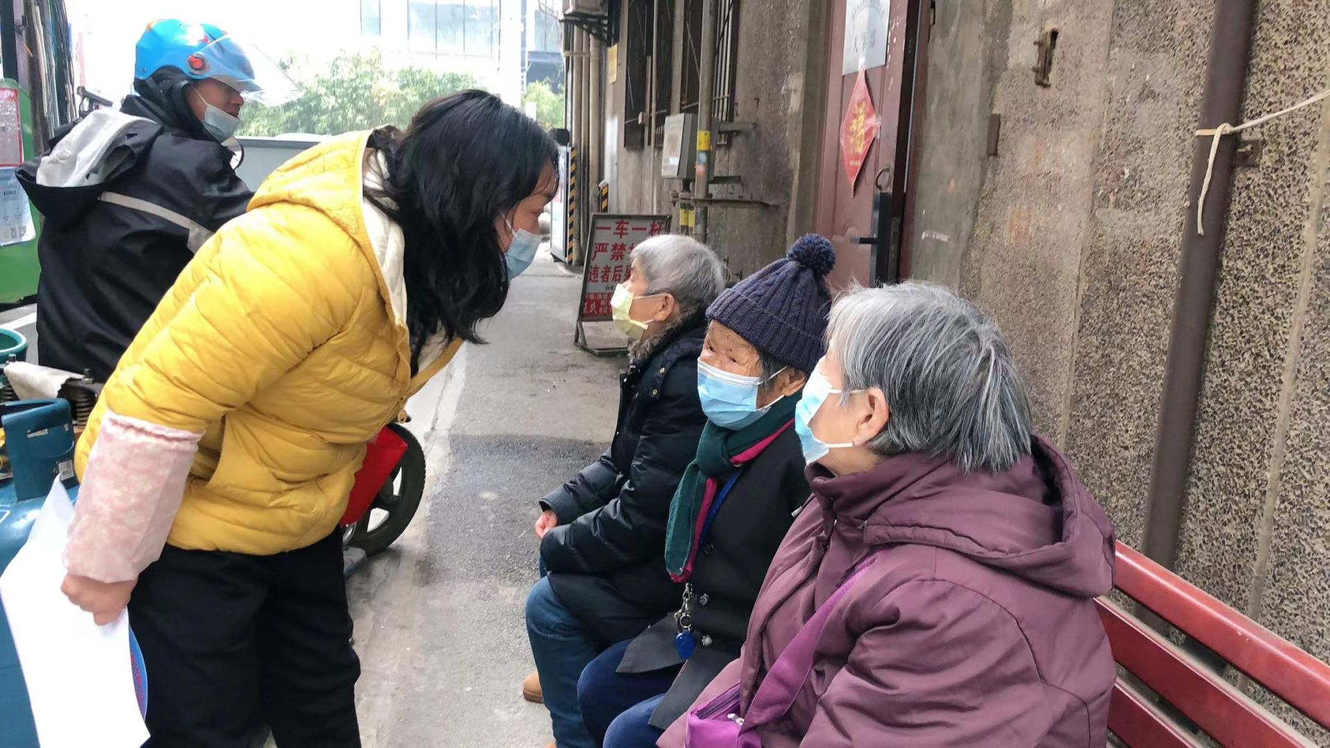 社区老年委员程红艳:给网格管理添加温度_长江云 湖北网络广播电视