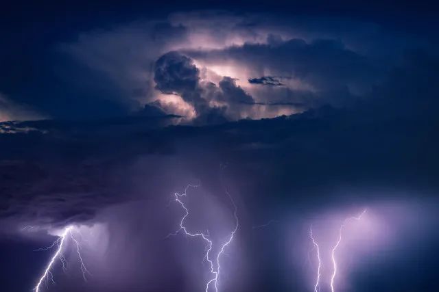 湖北人就在今晚风雨雷电即将抵达