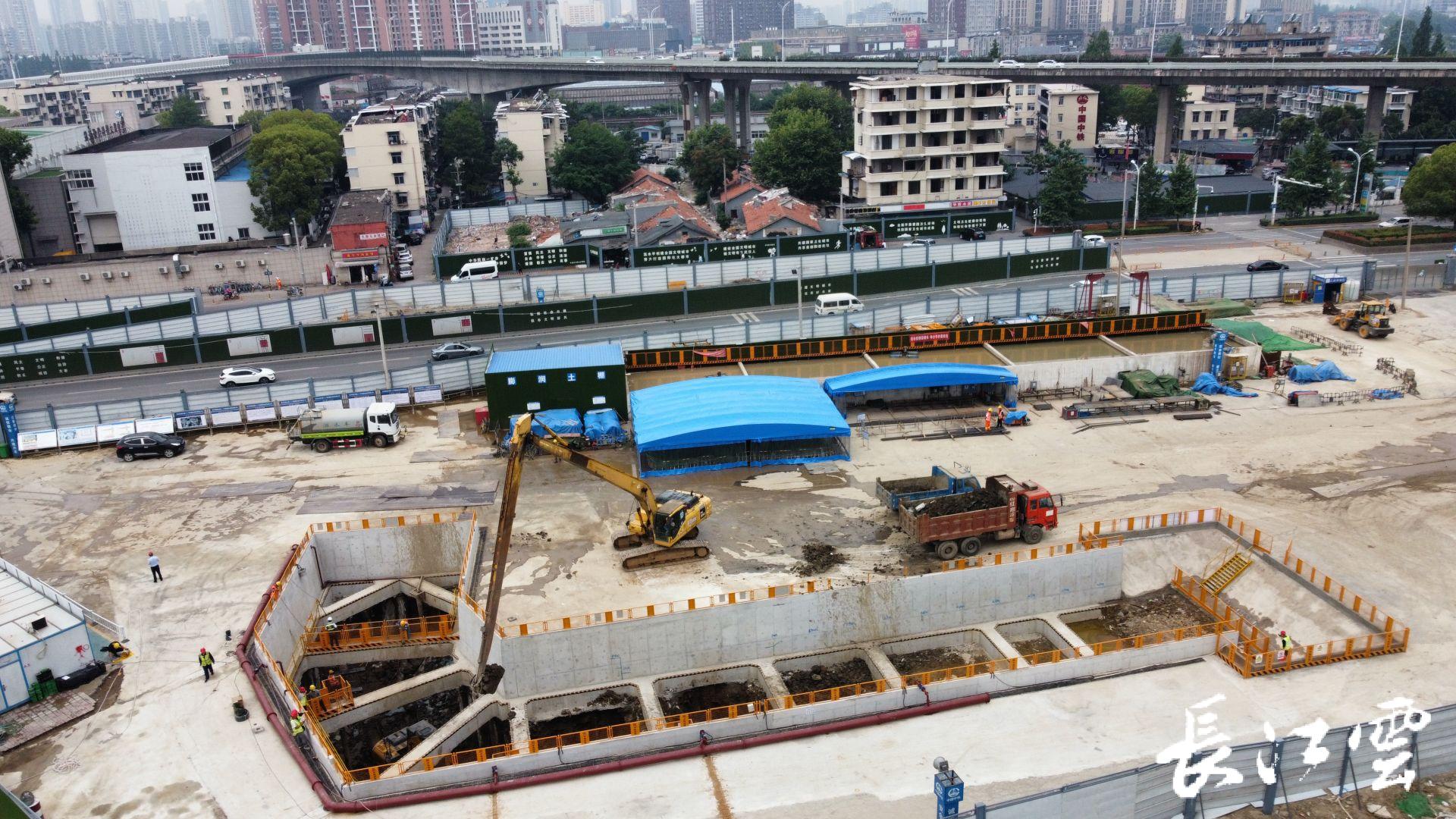 中铁四局承建的武汉地铁12号线江北段包含双墩站,汉钢站,青菱站-罗家