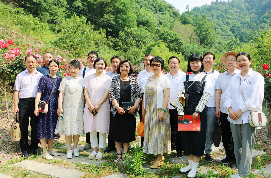 茅箭区委宣传部,区文旅局,区文联等部门负责同志,以及部分十堰市作家