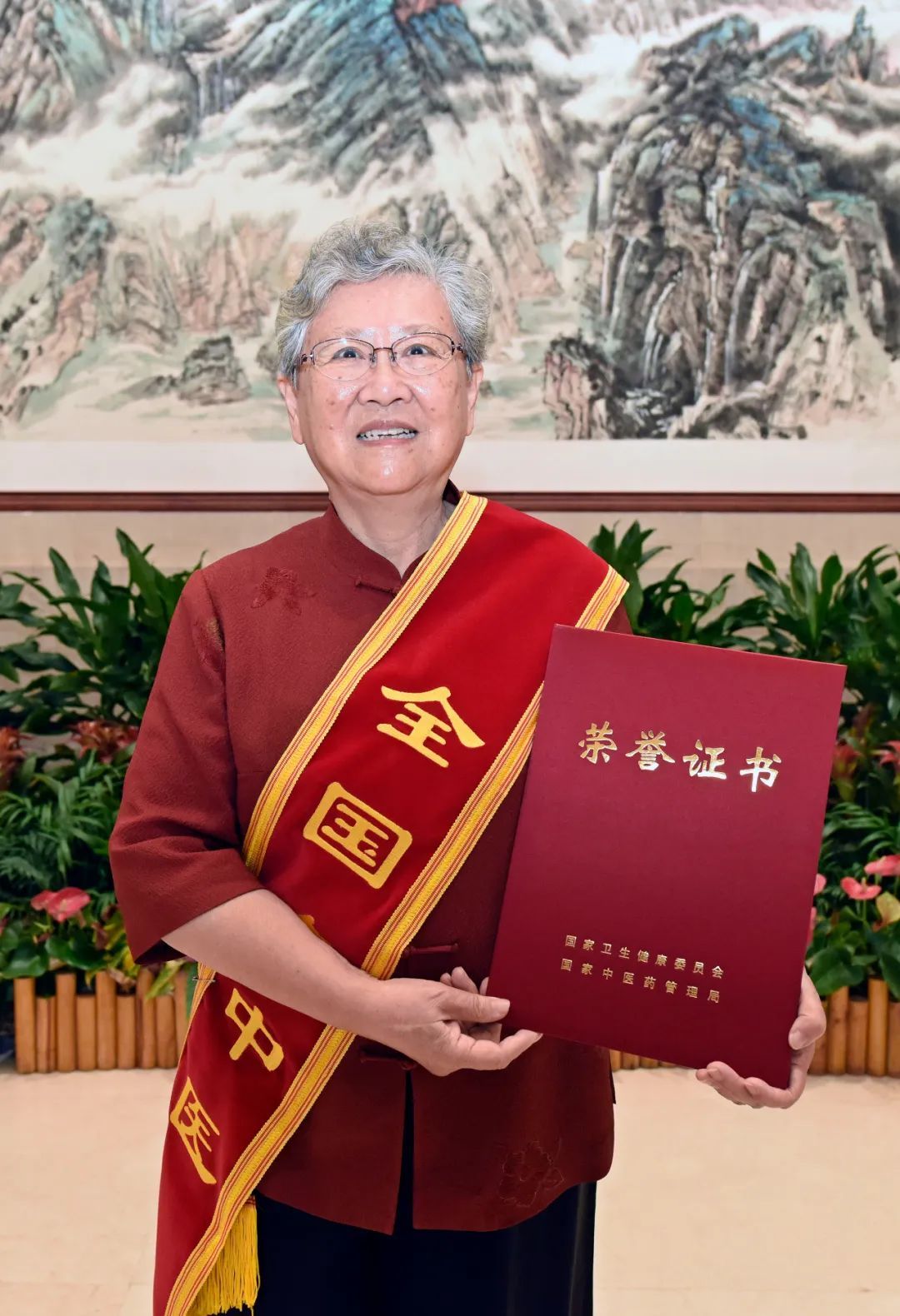 喜讯湖北中医药大学凃晋文教授当选国医大师孙国杰教授姜惠中教授当选