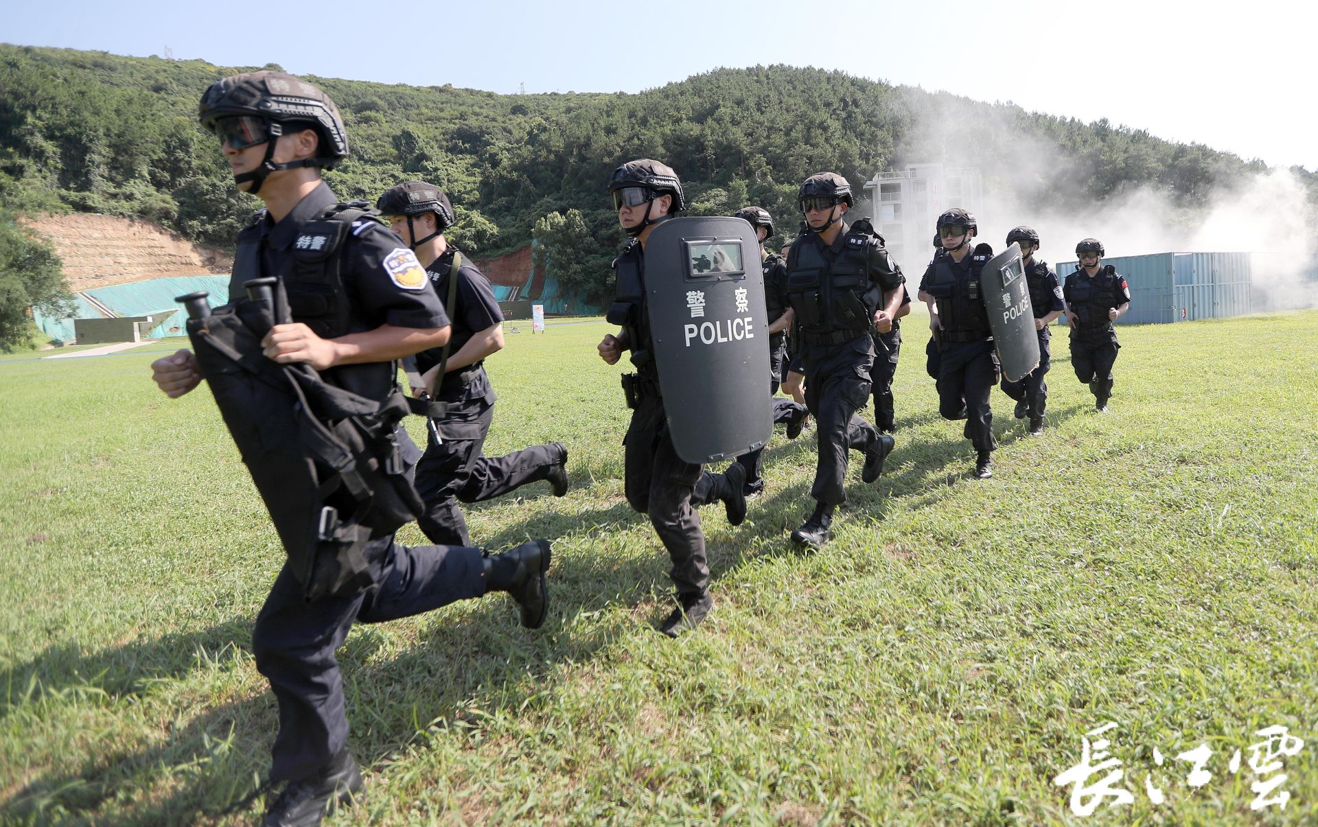 【国庆特警摄影图片】北京西单纪实摄影_游荡的大多数_太平洋电脑网摄影部落