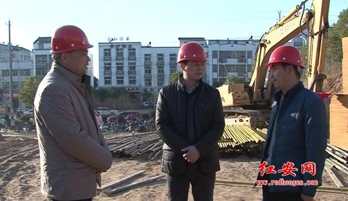 刘君峰到城关镇调研党建工作