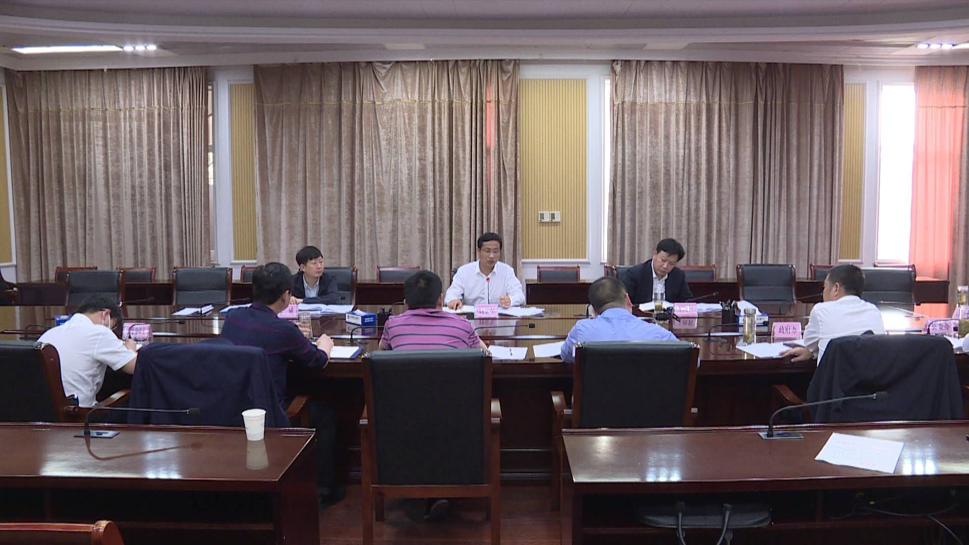 刘堂军主持召开十五届县委外事工作委员会第一次会议