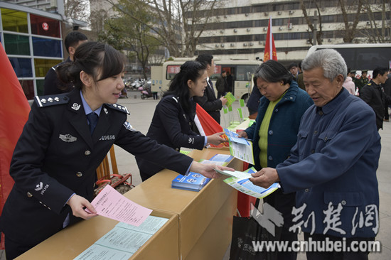 丹江口市公安局破题攻坚 创优警务赢满意_房县新闻网