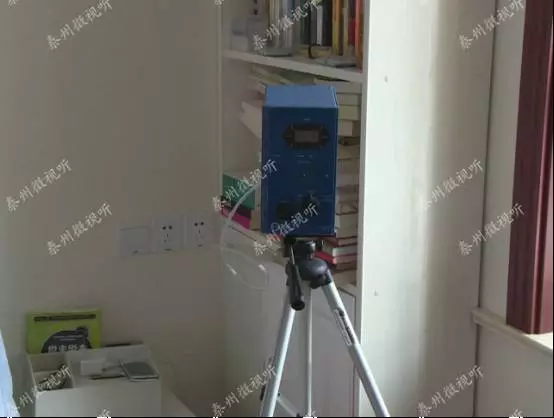 一家三口甲醛中毒 几万本藏书成罪魁祸首污染源