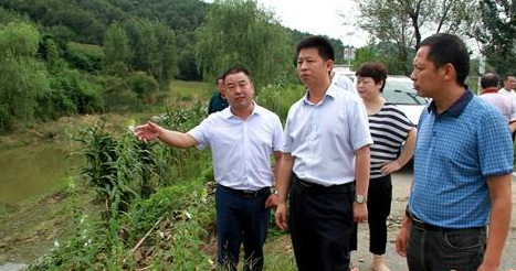 纪道清到窑淮镇查看灾情指导救灾