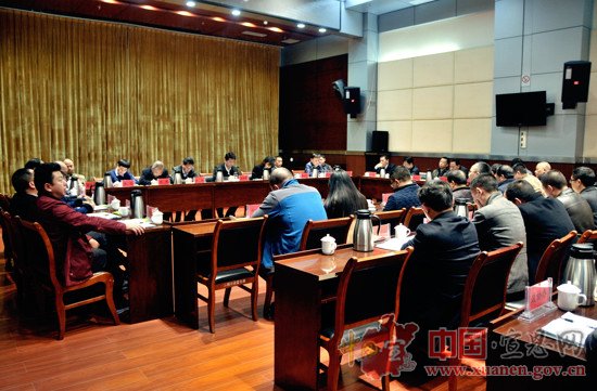 刘智勇主持召开县委中心组学习（扩大）会议