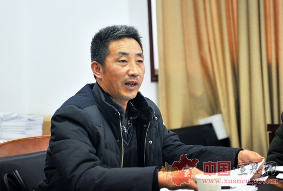 【两会进行时】县十八届人大一次会议代表进行分组讨论（一）