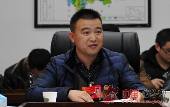 【两会进行时】县十八届人大一次会议代表进行分组讨论（一）