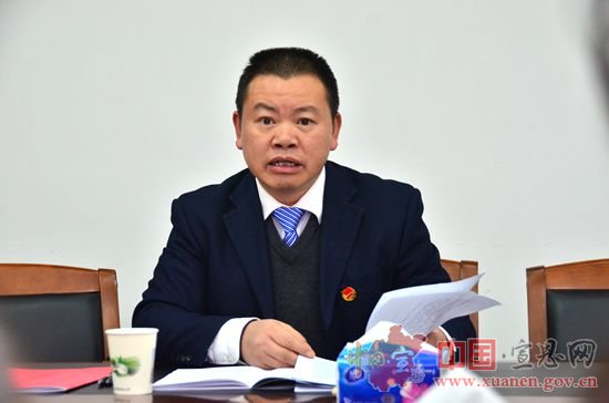 【两会进行时】县十八届人大一次会议代表进行分组讨论（一）