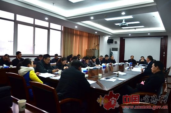 【两会进行时】县十八届人大一次会议代表进行分组讨论（一）