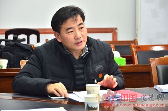 【两会进行时】县十八届人大一次会议代表进行分组讨论（一）