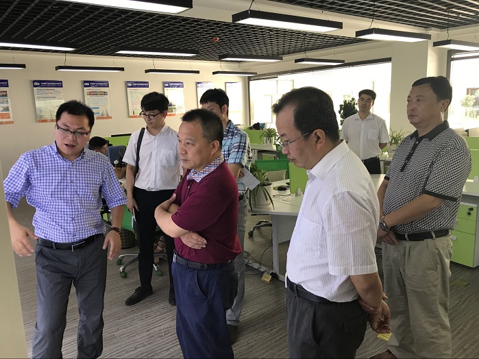小图 州政协督办组赴恩施晟伟科技公司调研