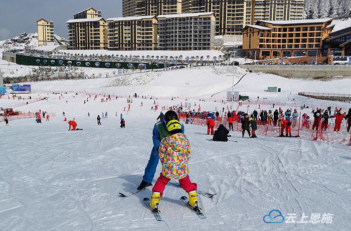 恩施绿葱坡滑雪场冰雪游弥补冬季旅游空白