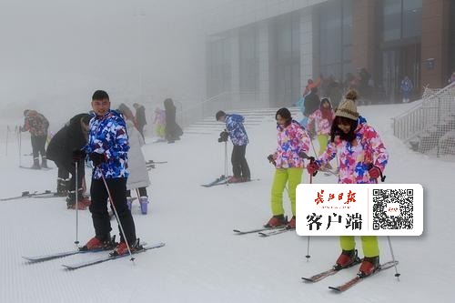 滑雪场从2家增至10家贫雪的湖北滑雪游异军突起