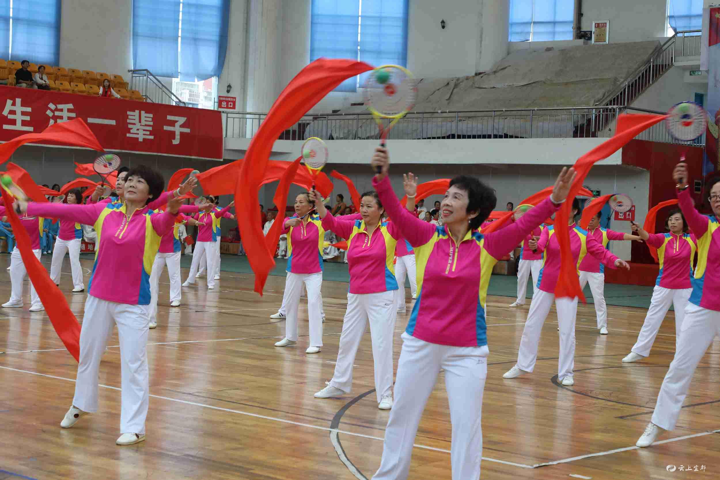 贺祖国七十华诞 展老年精神风采