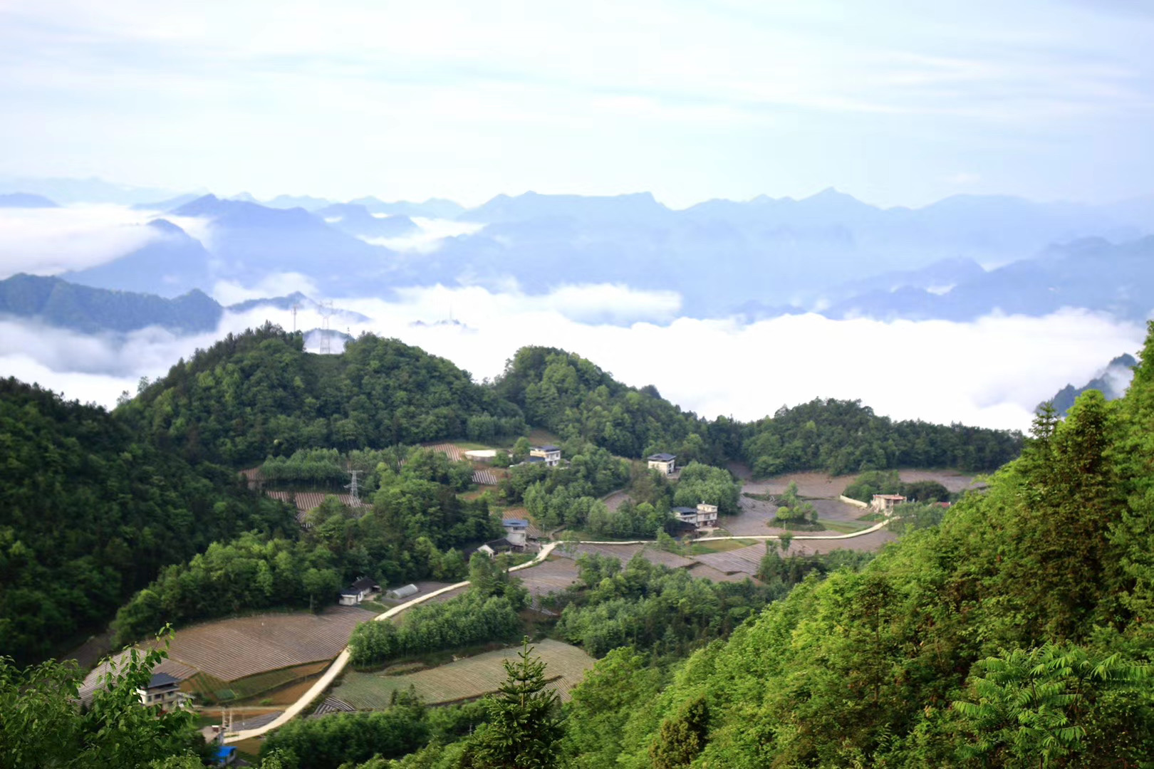 鹤峰县成为绿水青山就是金山银山示范县创建单位