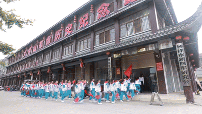 67钟祥这所学校不得了2000多名师生齐聚场面超壮观