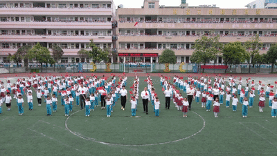 67钟祥这所学校不得了2000多名师生齐聚场面超壮观