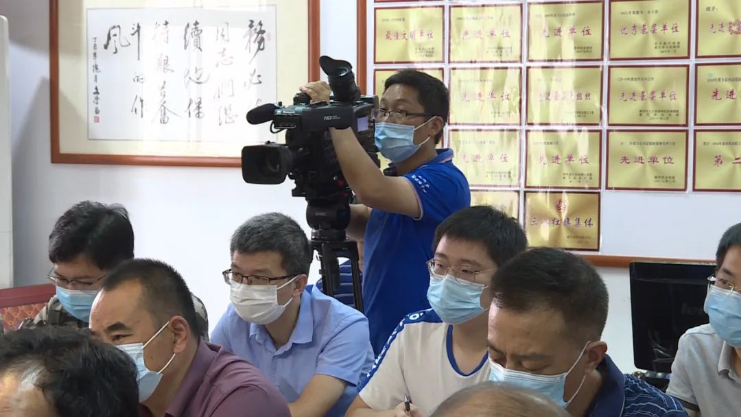 防汛抗灾先锋谱廖启华在防汛抗灾一线抒写担当